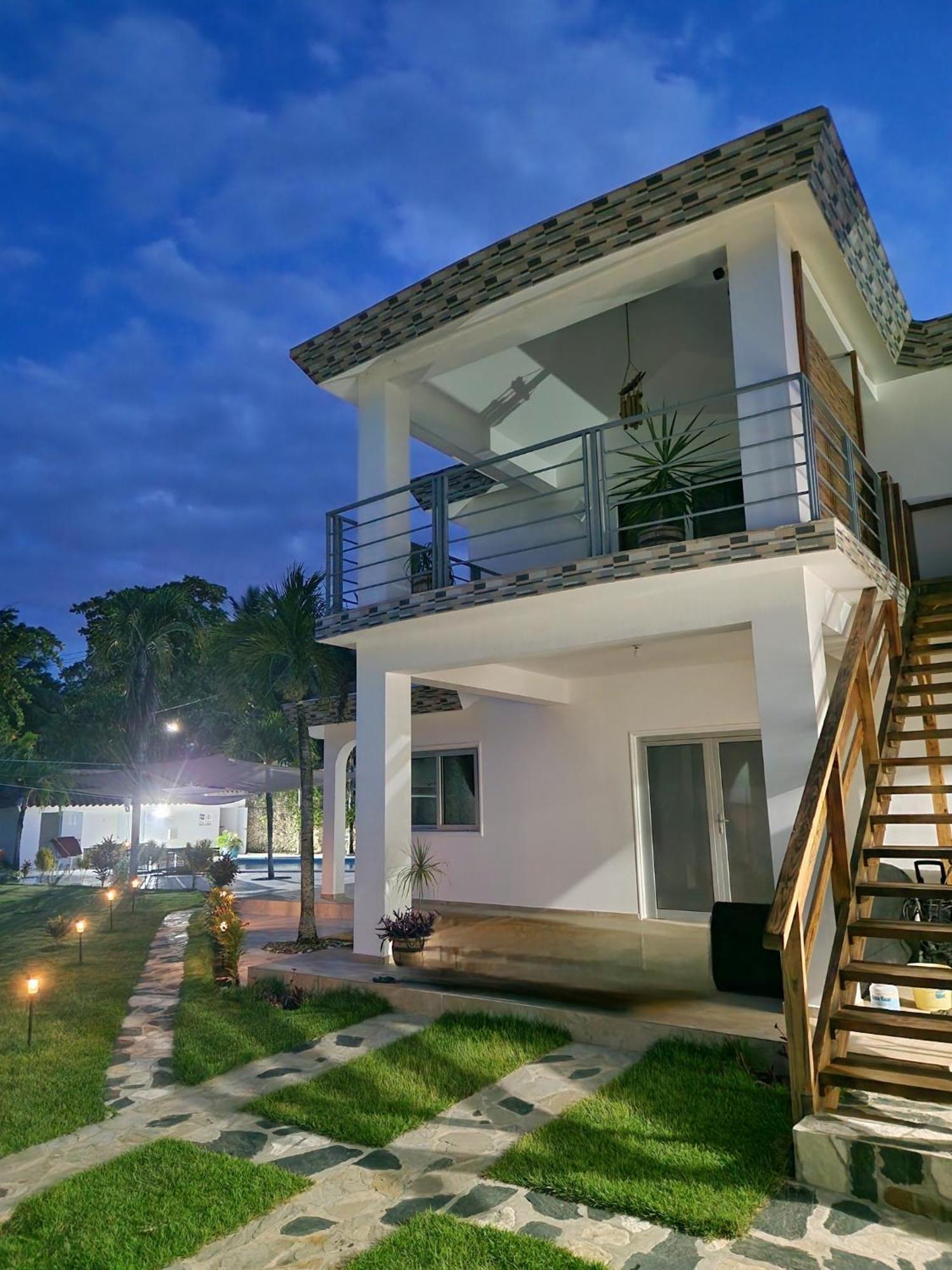 Casa Blanca - White House Apartment Cabarete Exterior photo